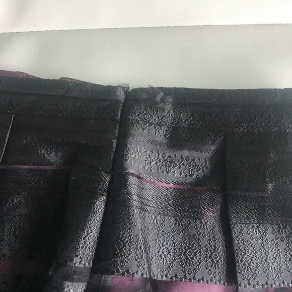 Never worn gorgeous skirt - Picture 3 of 5